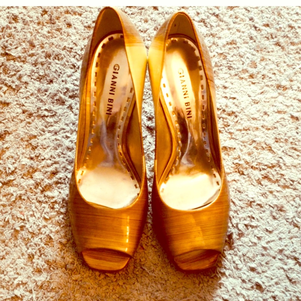 Gianni Bini Bronze peep toe pumps